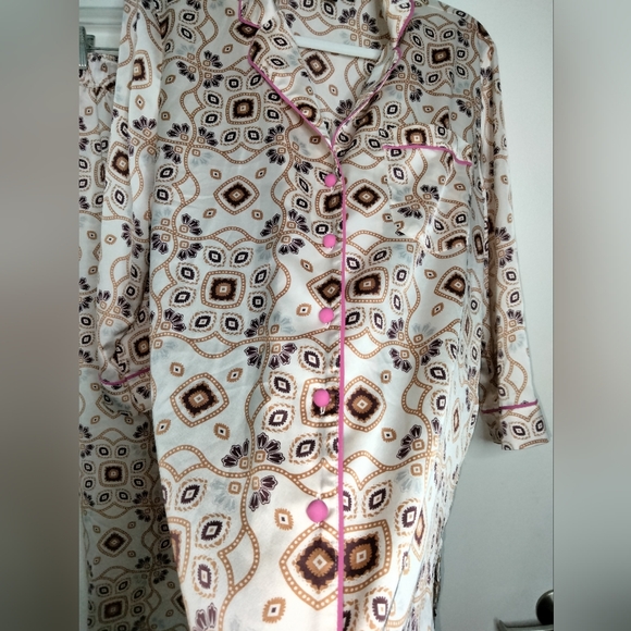 Ann Taylor (Size L) Multicolored Medallion Pattern (2PC) Matching Pajama Set - Picture 5 of 16